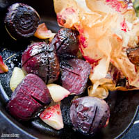 Rosemary beets with onion en papillote